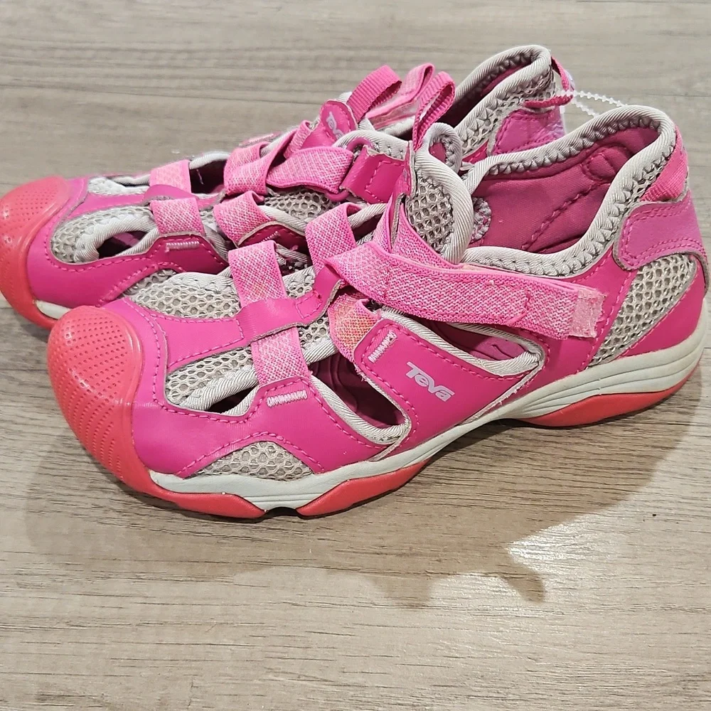 Teva Kids' Pink Adventure Shoes size US 1